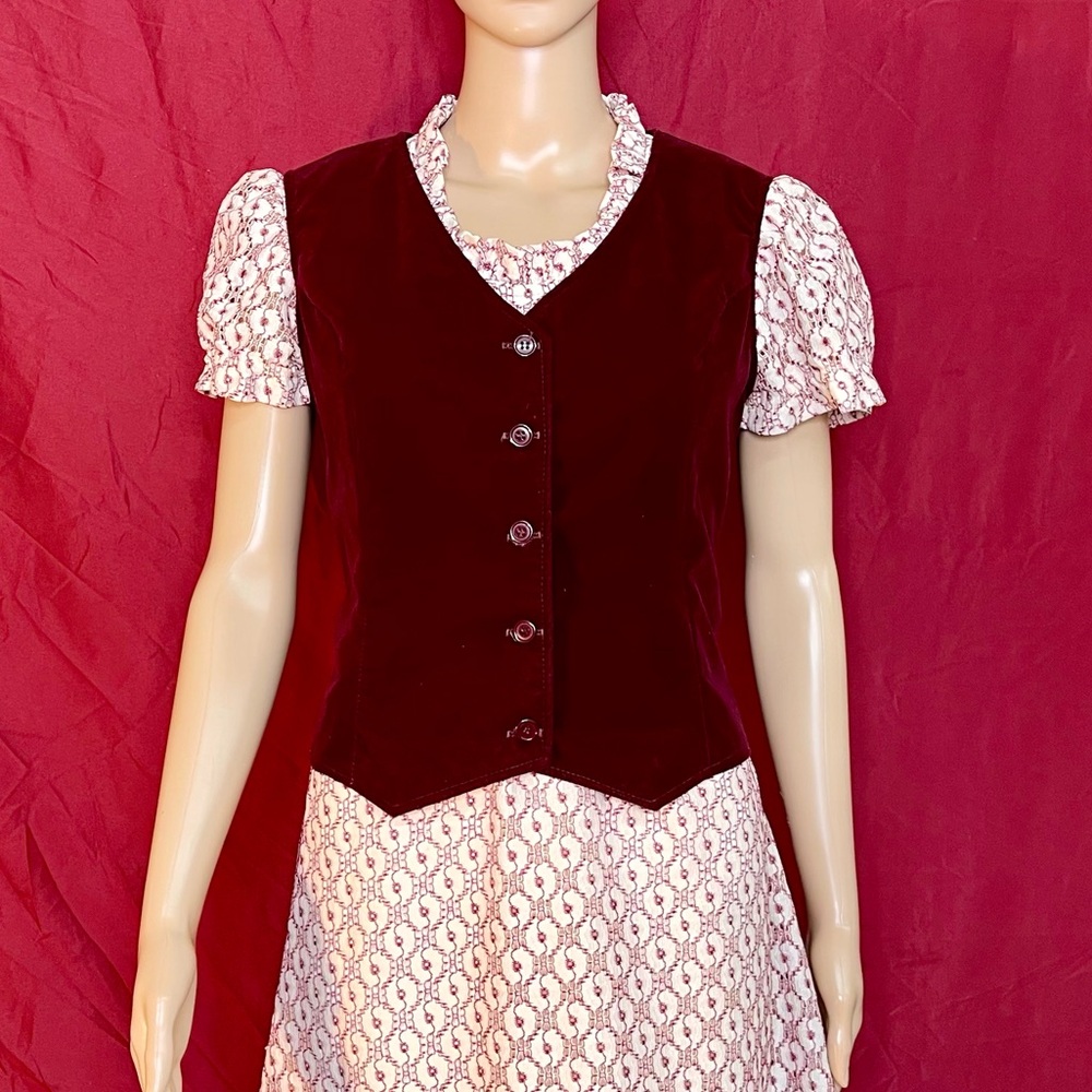 Vintage 1960’s Lace Eyelet Tie Back Dress With Velvet Vest Small - Picture 3 of 12